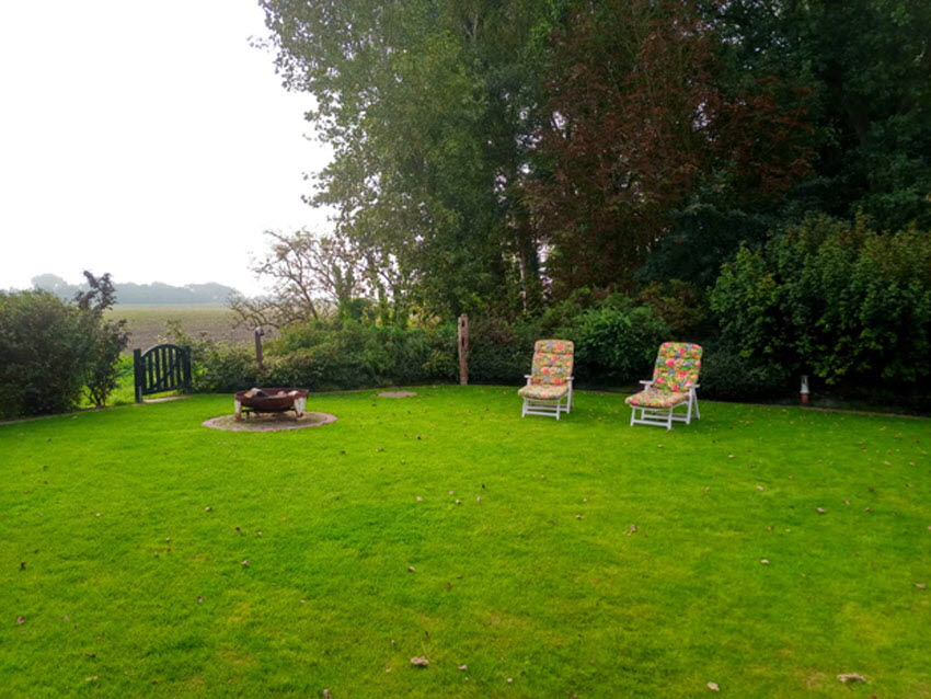 Garten-mit-Feuerschale